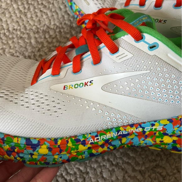 Brooks Adrenaline GTS 22 bowl multicolor confetti white mens size 11.5 - Picture 2 of 12